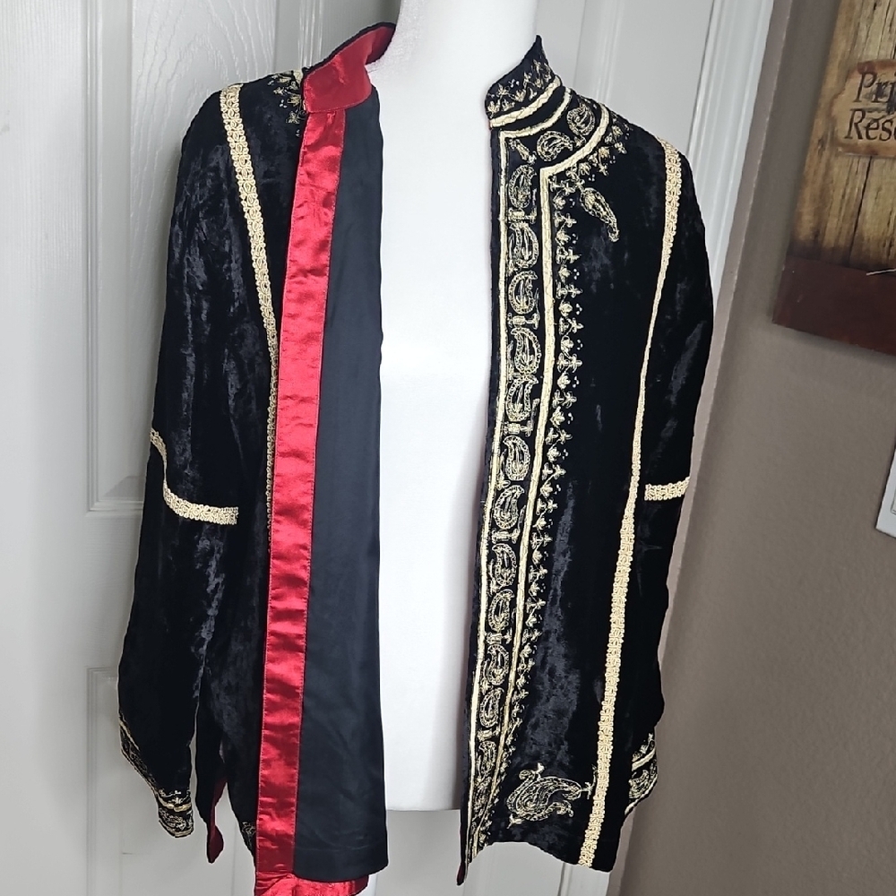 Soft Surroundings Black and Gold Embroidered Velvet Jacket Size Small - Picture 7 of 13